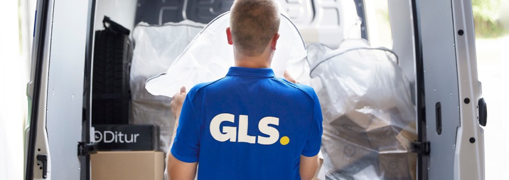 GLS Driver picks up parcels at new customer