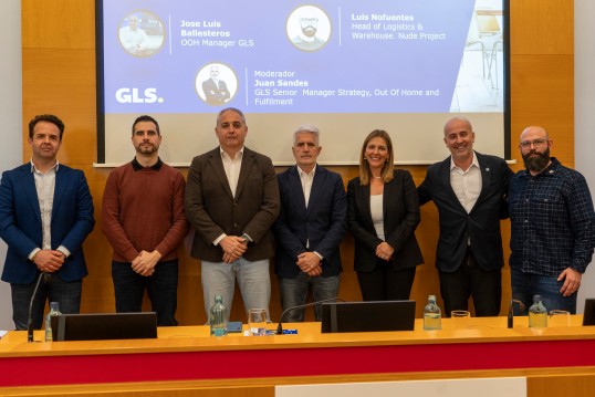 Casi la mitad de los catalanes compra en comercios locales al recoger sus pedidos online